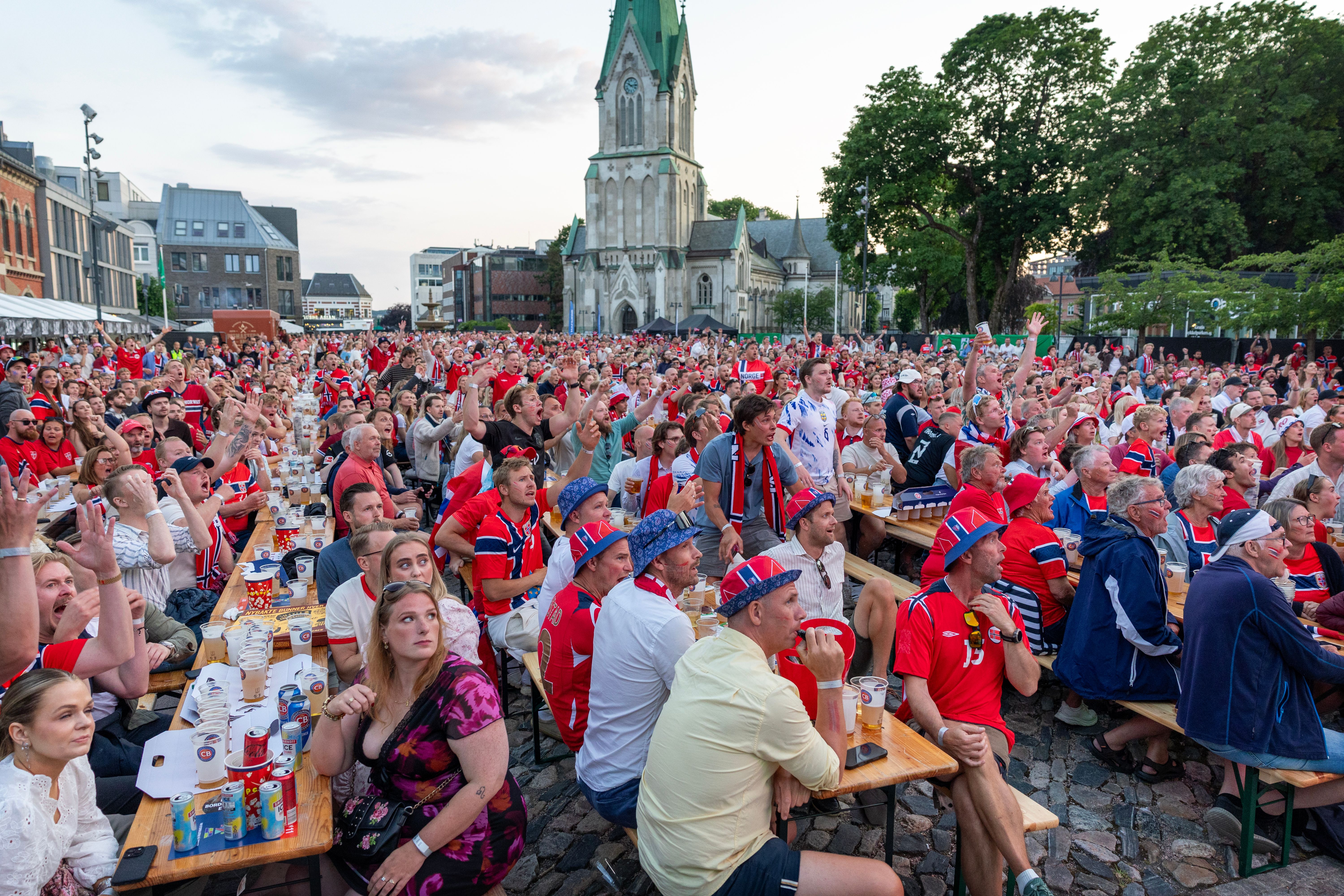 Fotball­fest i byen: – Har overgått alle mine forvent­ninger