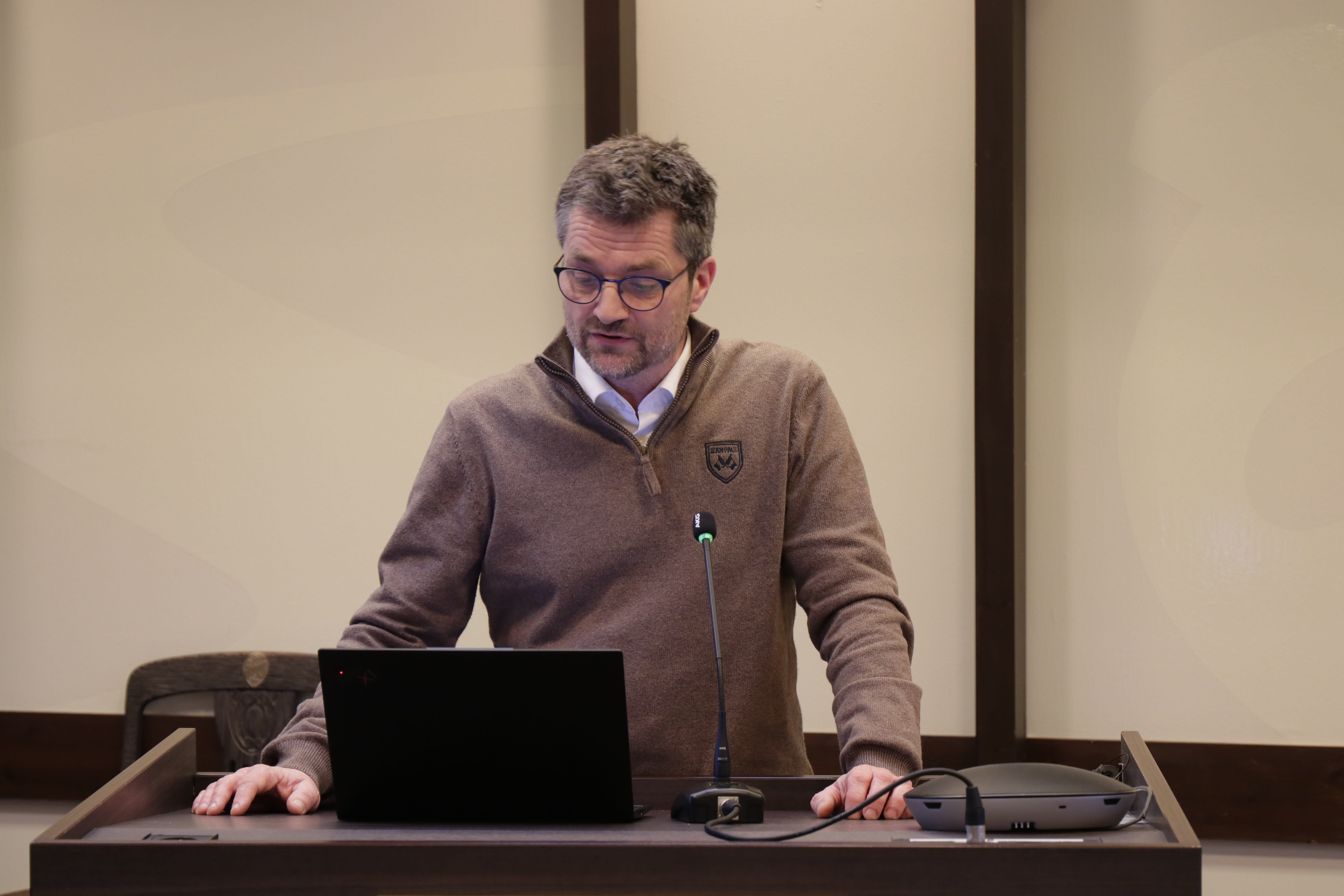 – Vi må få fram fakta, og ikke la synsing og følelser styre avgjørelsene våre